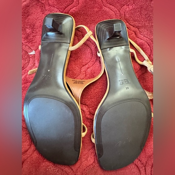 SUEDE KITTEN HEEL SANDALS, Size 39(8.5) - Picture 8 of 12